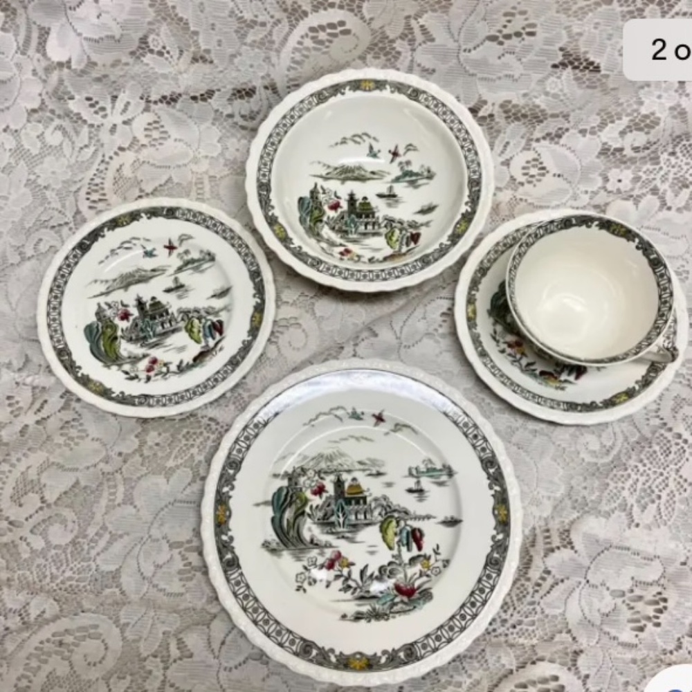 Vintage, Rare, Myott, England, Hand Engraved, Variant Blue Willow 5pc Luncheon